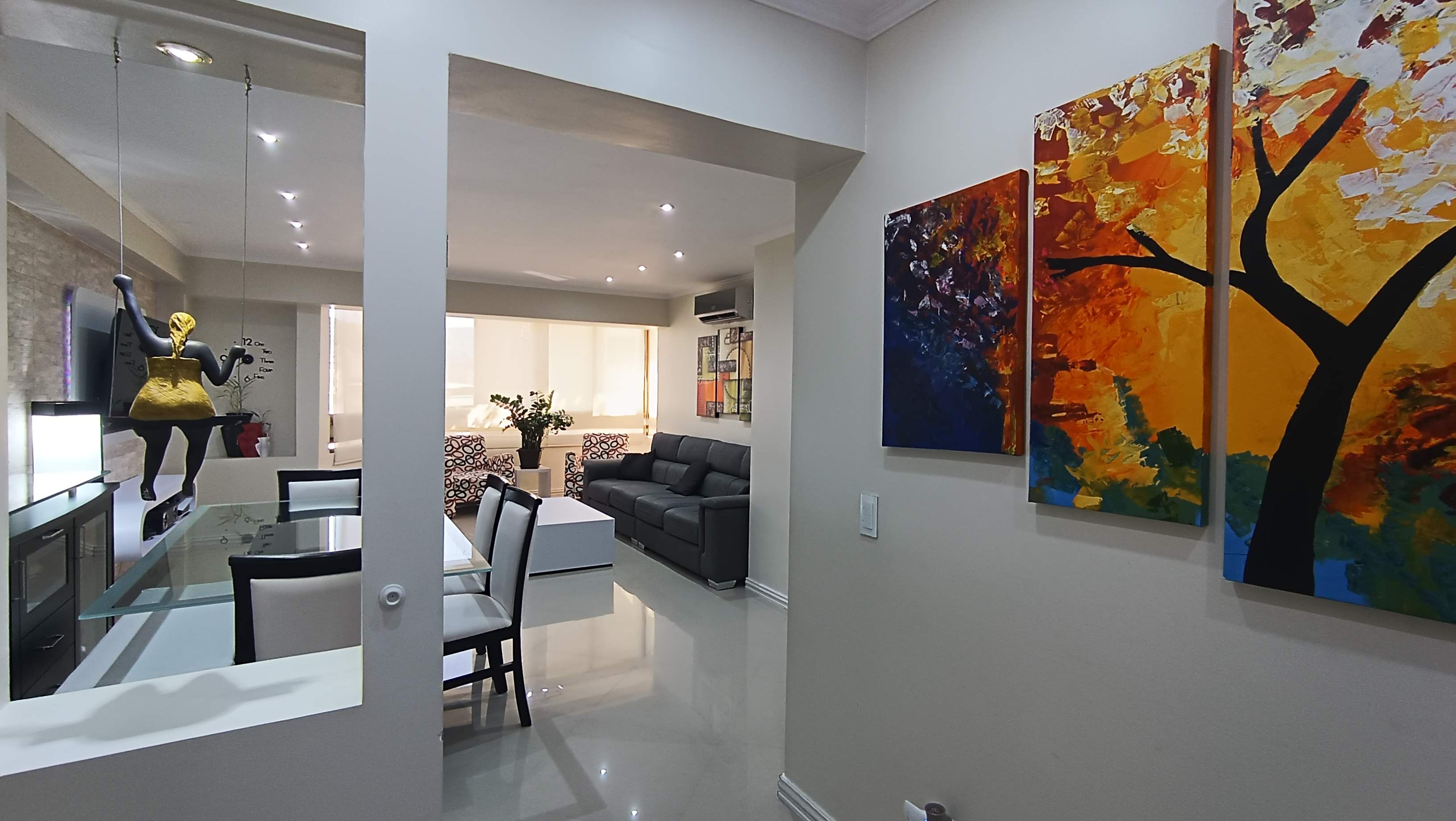 Remodelado apartamento en venta en La Urbina Caracas